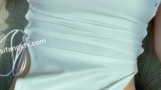 小胸部的少女拉丁美女给继父特别礼物