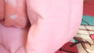 小淫娃独自开房假屌止痒