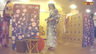 贵族公主❤️-瑶瑶-❤️ 和闺蜜的甜美相处时光，美如猎鹰，艺术般的性爱自慰欣赏，小穴清晰可口，潮喷液好清澈！