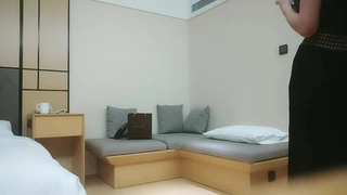 亚洲理论在线A中文字幕操爆黑丝肥臀！女大生不堪爆操苦苦求饶！91视频完整版请下载APP免费
