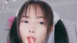 我在路上爱你刚下班的酒店前台用臭黑丝帮我足交