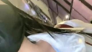 18岁的红发女郎Vanna Bardot骑着她的继兄弟的大鸡巴
