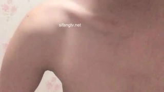 黑色包臀裙萌妹，摸逼口交特写粉穴沙发骑乘猛操，低低呻吟抱起来操搞了两炮